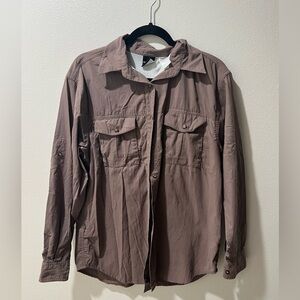 The North Face women’s brown button down field shirt, size medium, GUC, pockets